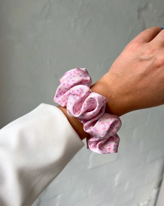 FIORITURA SCRUNCHIE