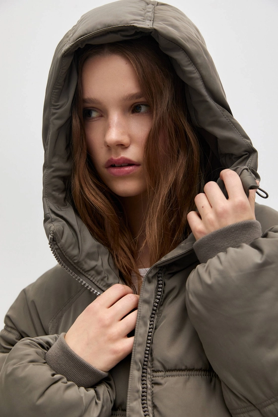 Pufferjacke mit Kapuze - PULL&BEAR