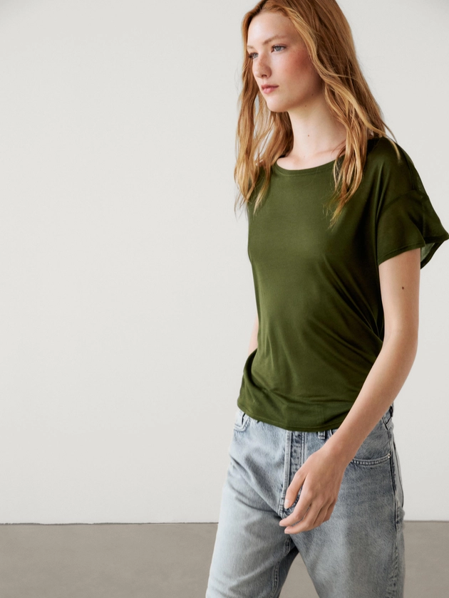 Short sleeve modal and silk T-shirt · Medium Camel, Green, Black · T-shirts And Polo Shirts | Massimo Dutti