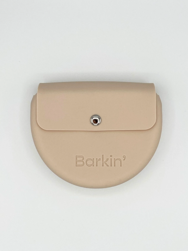 The Barkin’ Treat Pouch - Latte