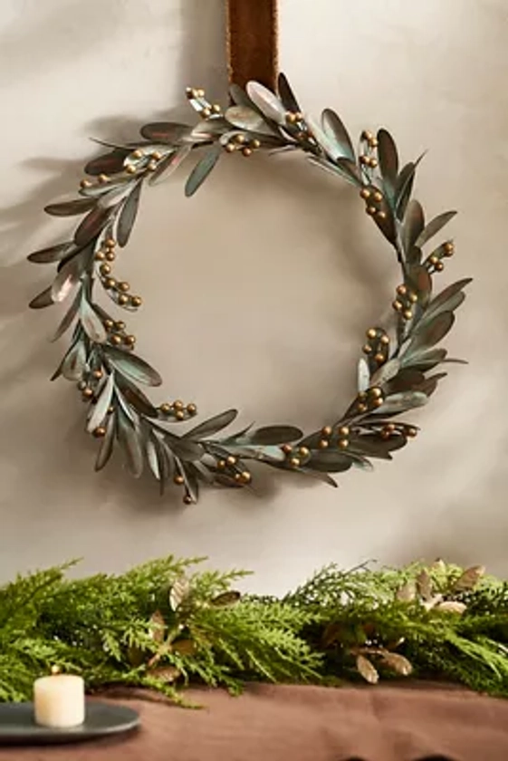 Mistletoe Iron Wreath