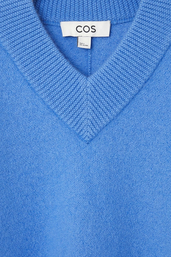 CROPPED V-NECK WOOL SWEATER - SKY BLUE - Knitwear - COS