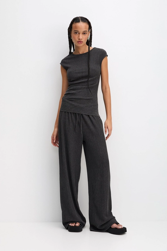 Loose-fitting rustic trousers