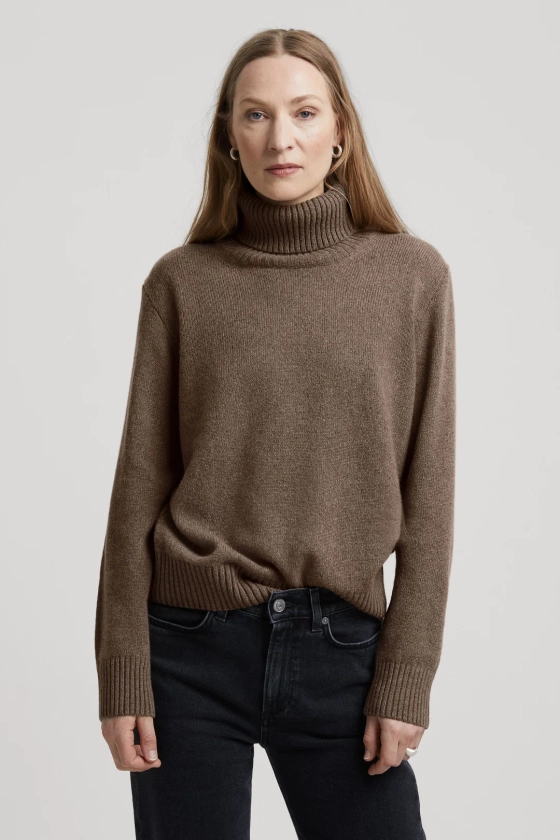 The Cashmere Roll Neck