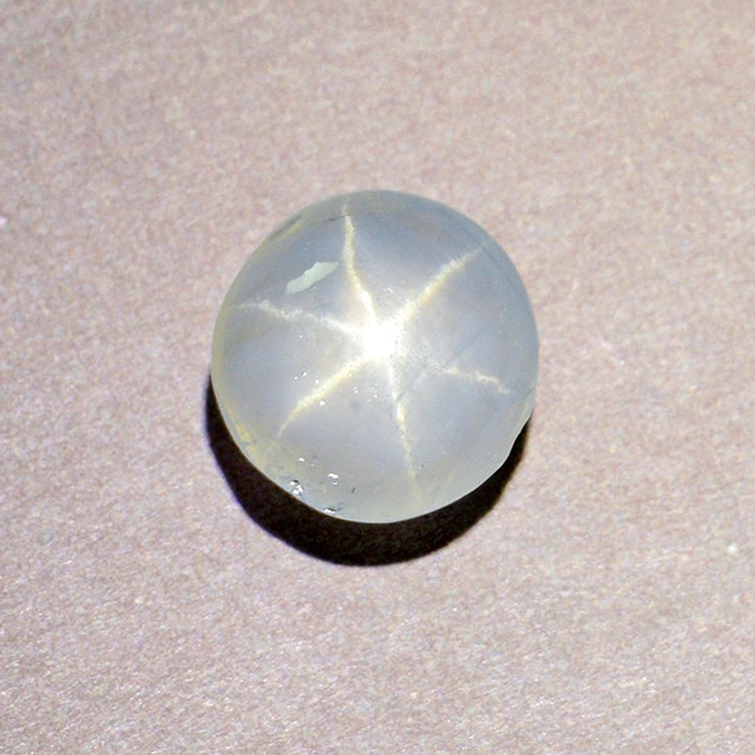 Natural Untreated White Star Sapphire 3.84Ct.(01390)