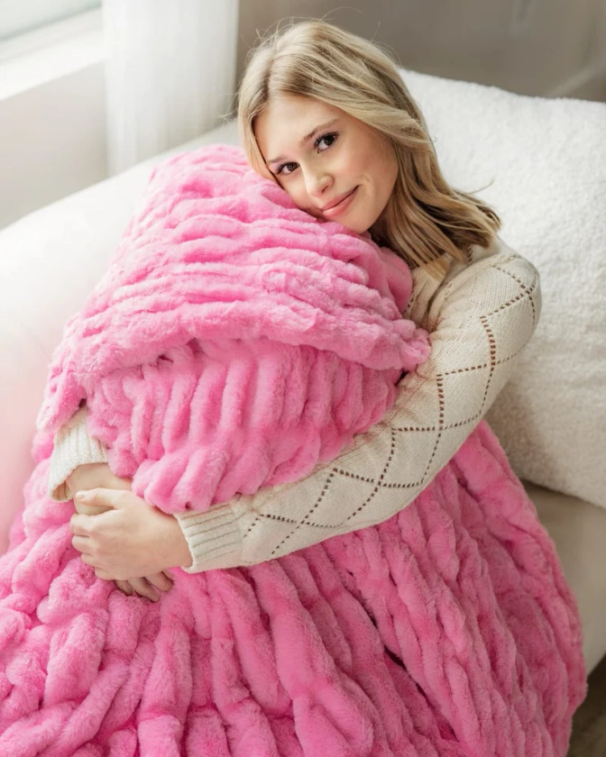 Hugs Pink Blanket