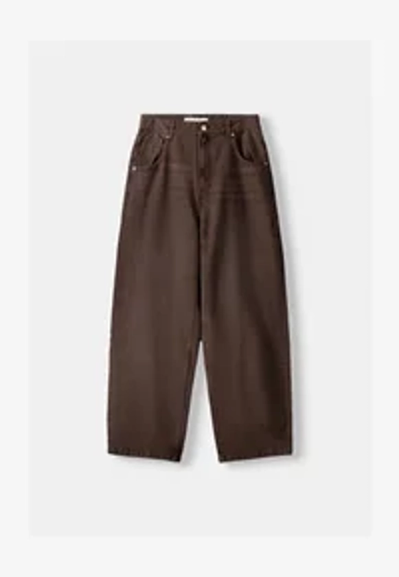 Bershka SUPPER BAGGY - Jean boyfriend - brown/marron - ZALANDO.FR