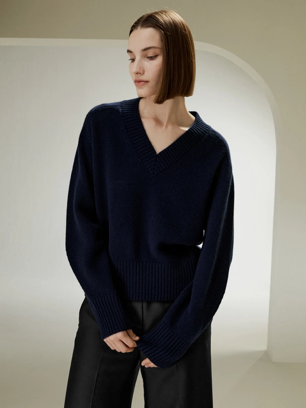 V-Neck Relaxed Fit Wool Cashmere Blend Sweater