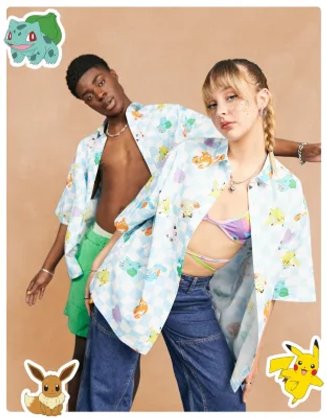 ASOS DESIGN - Unisexe - Chemise oversize coupe carrée à imprimé damier Pokémon - Bleu | ASOS