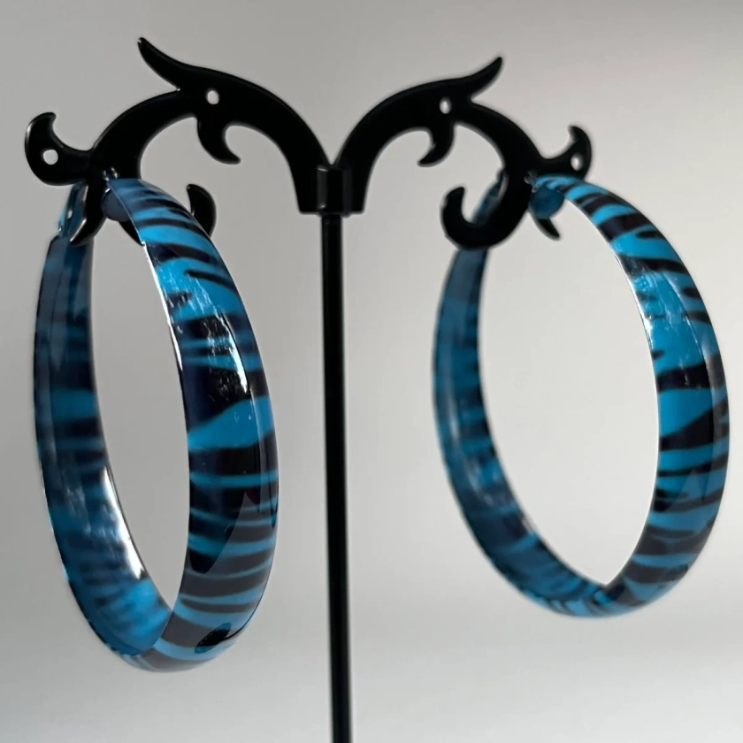 Zebra hoops - Blue