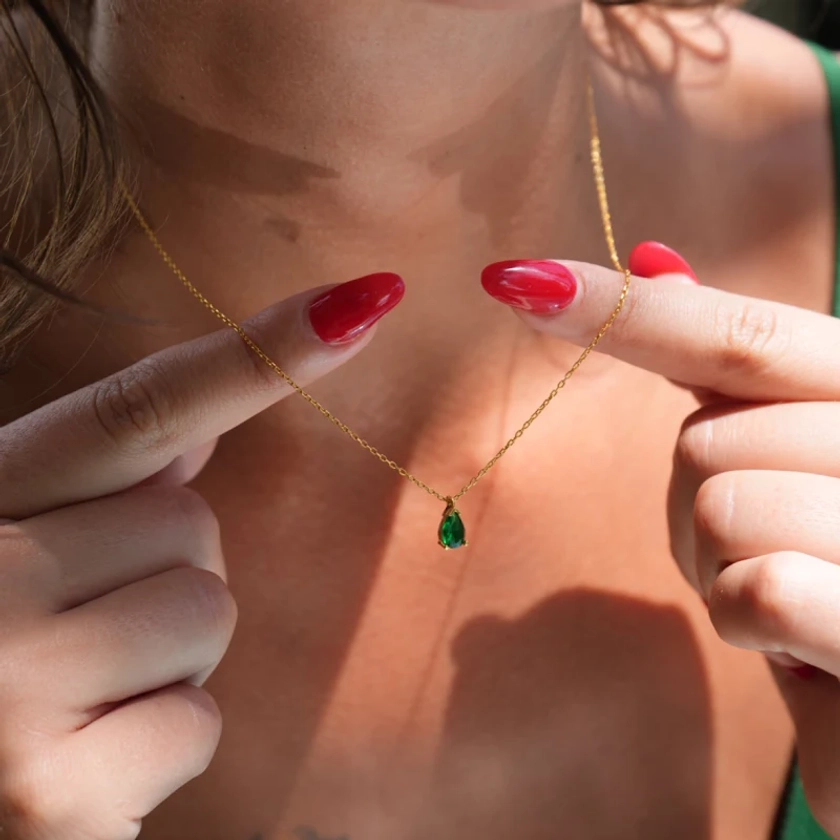 Dainty Pear Emerald Diamond Necklace