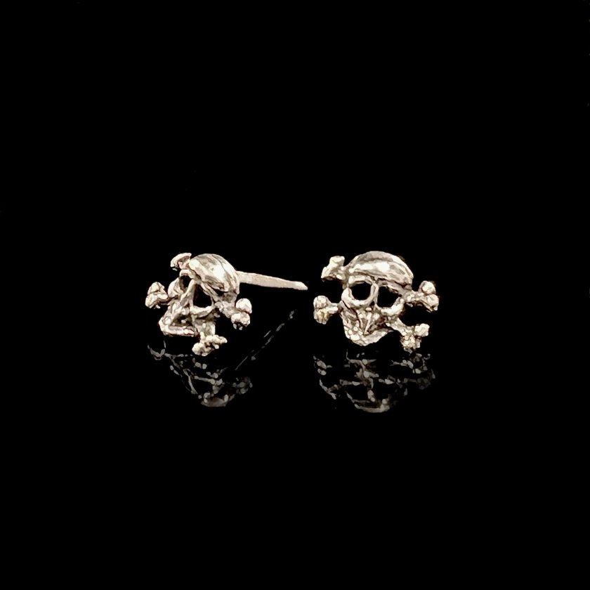 Silver Skull mini studs