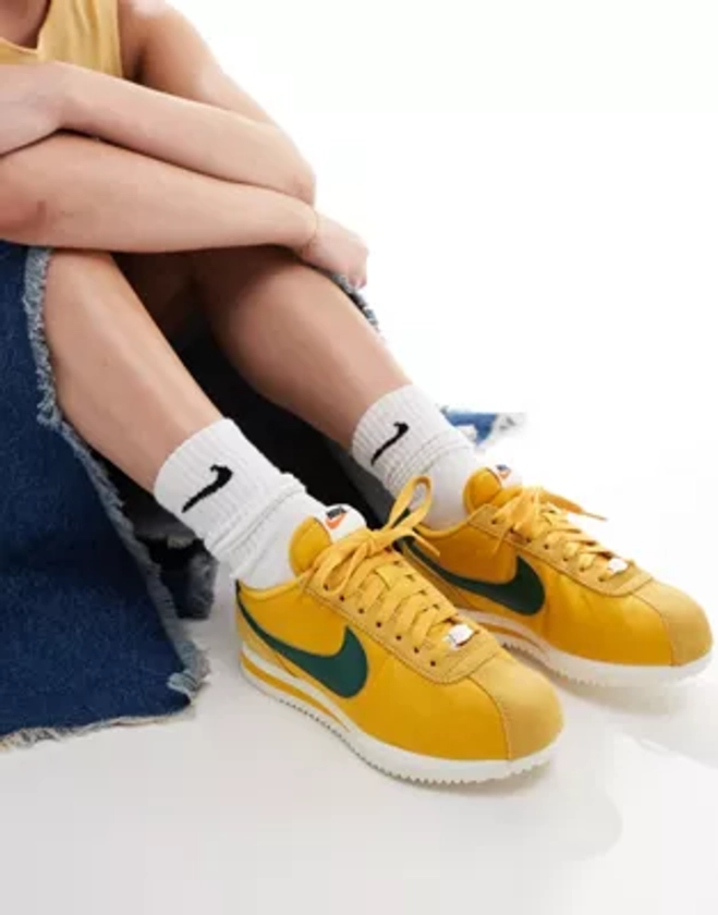 Nike - Cortez TXT - Baskets - Jaune et vert | ASOS