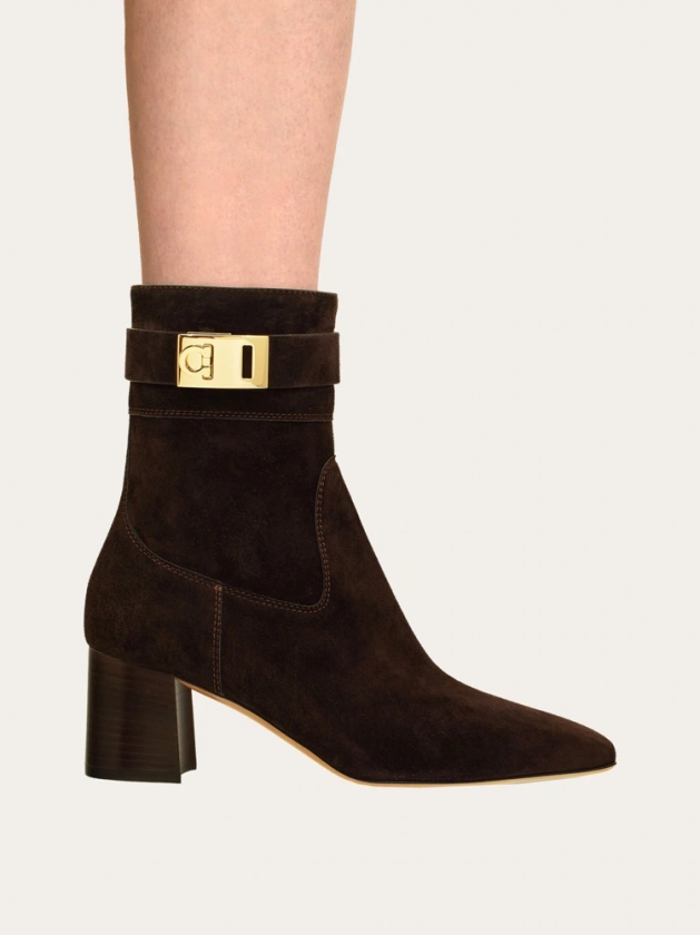 Hug buckle ankle boot