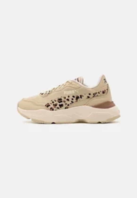 Puma CASSIA ROSE I AM THE DRAMA - Trainers - sugared almond/black/brown mushroom/beige - Zalando