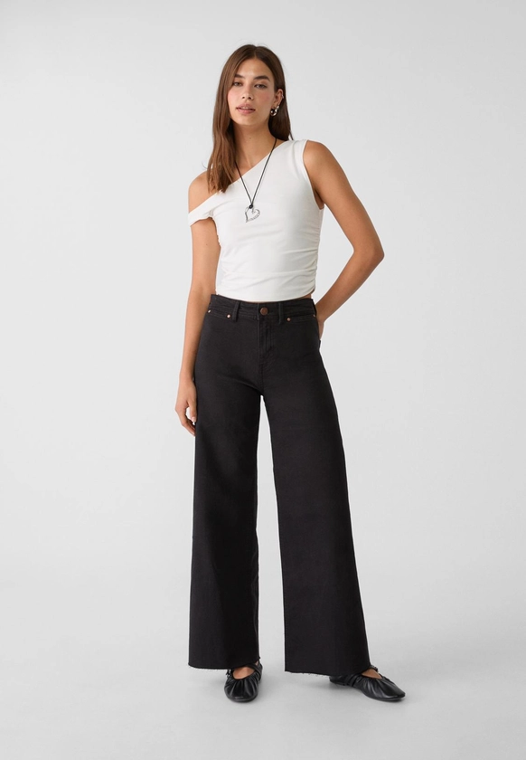 Straight-leg minimalist trousers