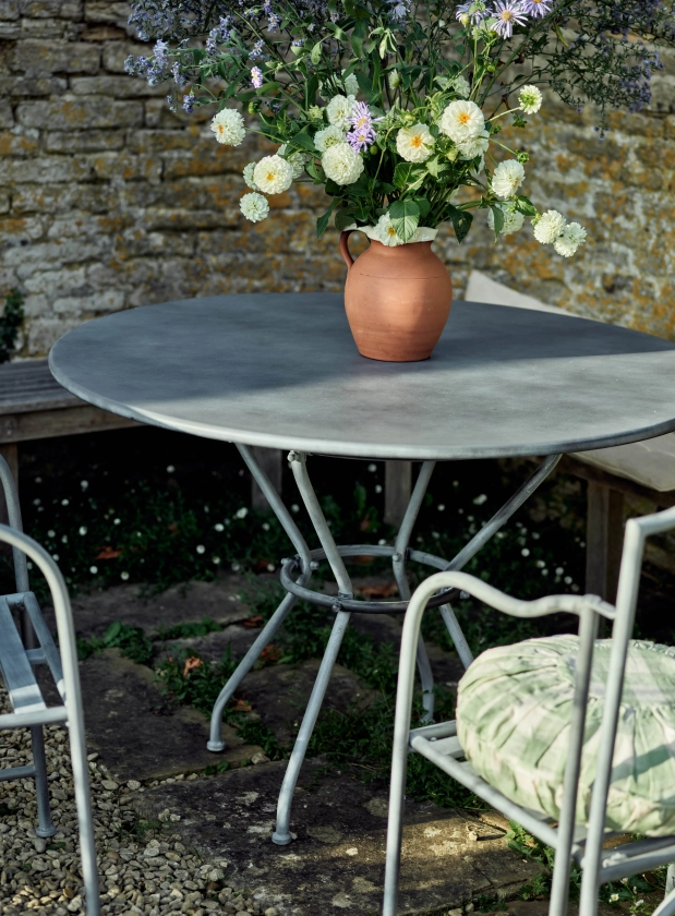 Ludlow Garden Table, Round