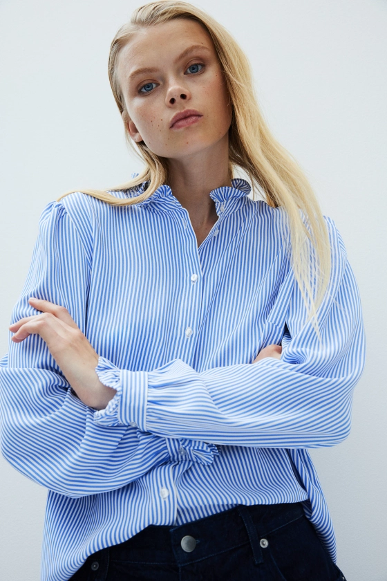 Blouse volantée - Manches longues - Longueur classique - Bleu clair/rayé - FEMME | H&M FR