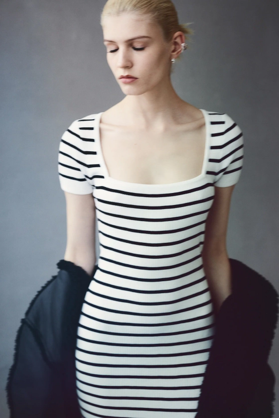 Rib-knit midi dress - Square neckline - Short sleeve - Cream/Striped - Ladies | H&M GB