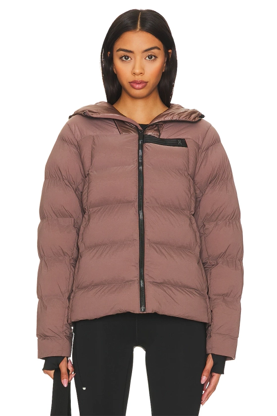 On Challenger Puffer Jacket in Grape | REVOLVE