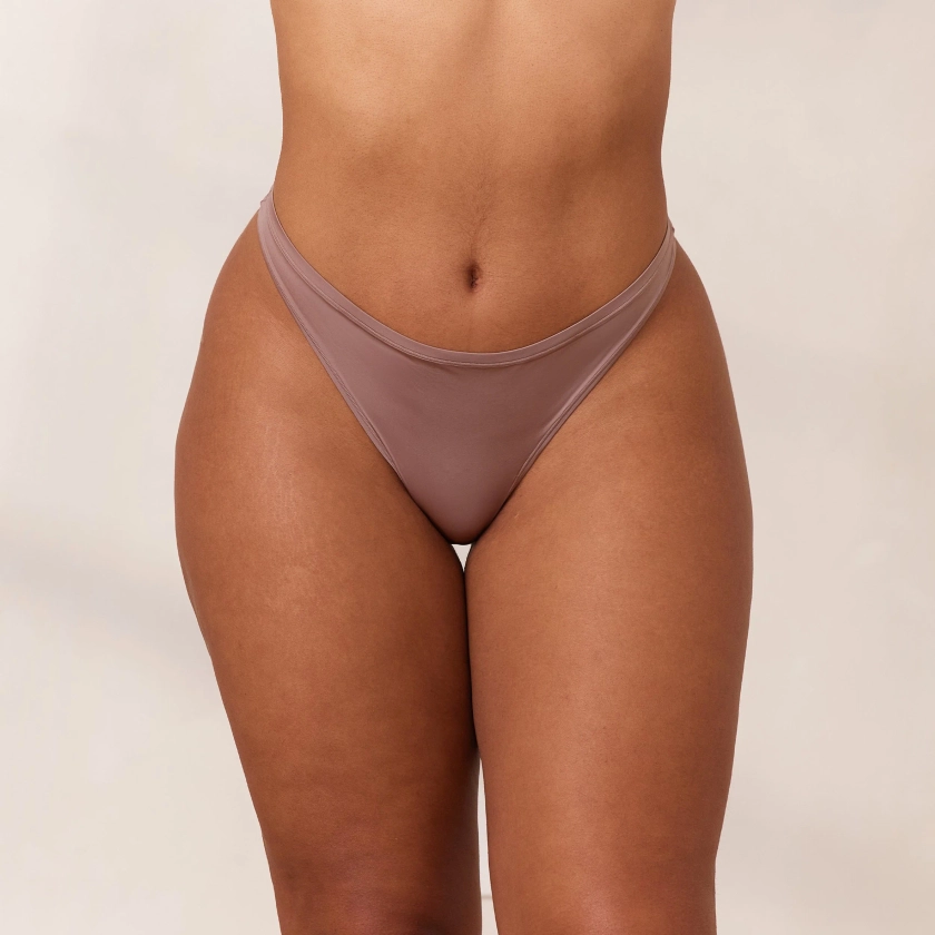 Barely There String - Cassis