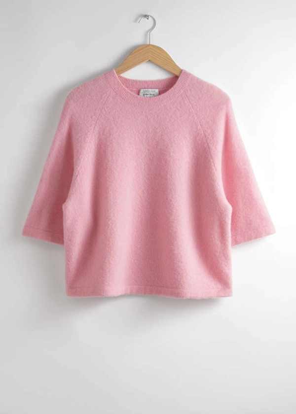 Stickad t-shirt - Rosa - Sweaters - & Other Stories SE