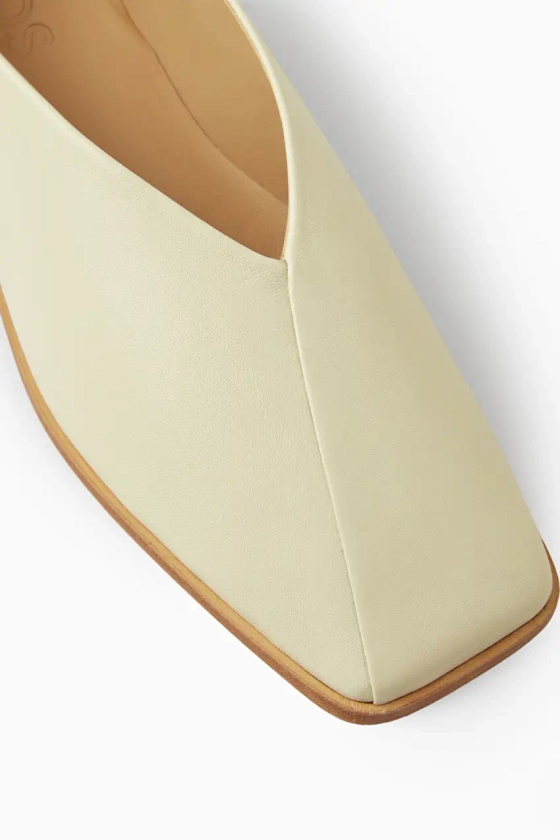 SQUARE-TOE CROSSOVER LEATHER BALLET FLATS - CREAM - COS