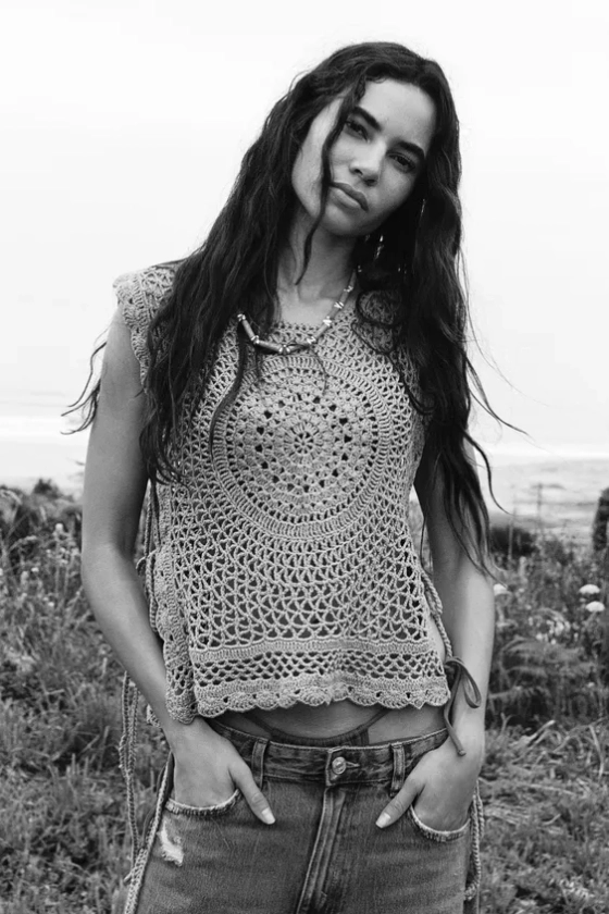 TOP CROCHET AVEC LACETS