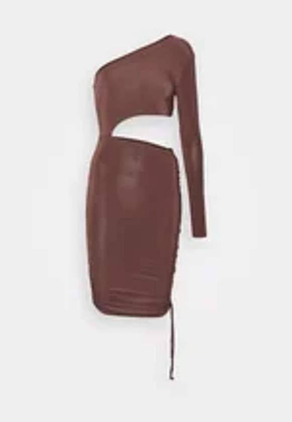 Missguided SLINKY ONE SHOULDER CUT OUT MINI DRESS - Robe de soirée - chocolate/marron - ZALANDO.FR