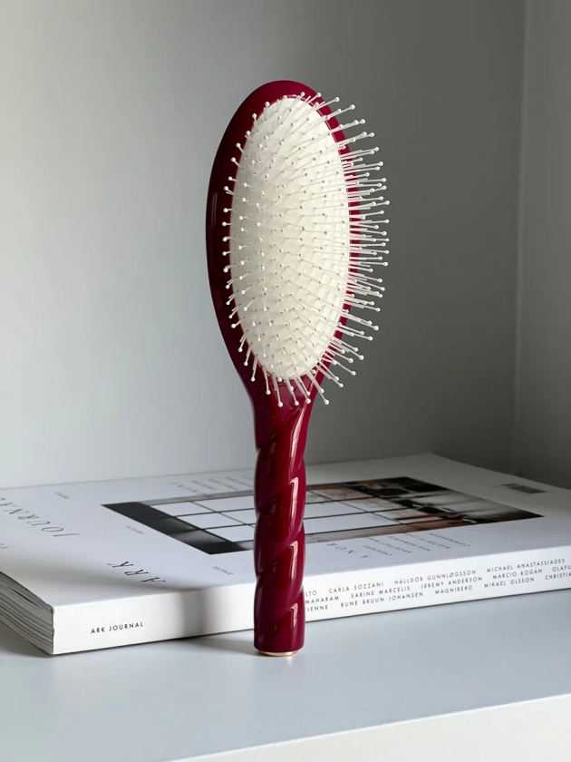 Brosse à Cheveux Vegan et Massante Rouge Cerise I La Bonne Brosse