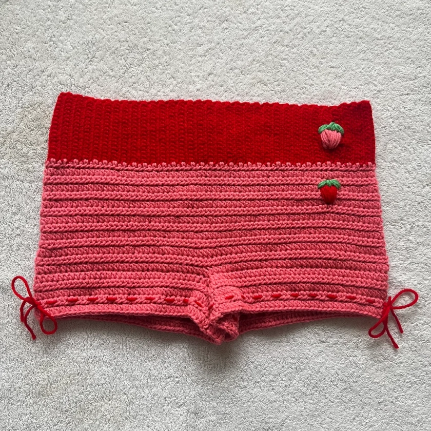 Crochet Shorts Strawberry Design | Summer Shorts | Y2K Mini Shorts | Pink Crochet Booty Shorts | Summer Outfit Crochet | Strawberry & Bows