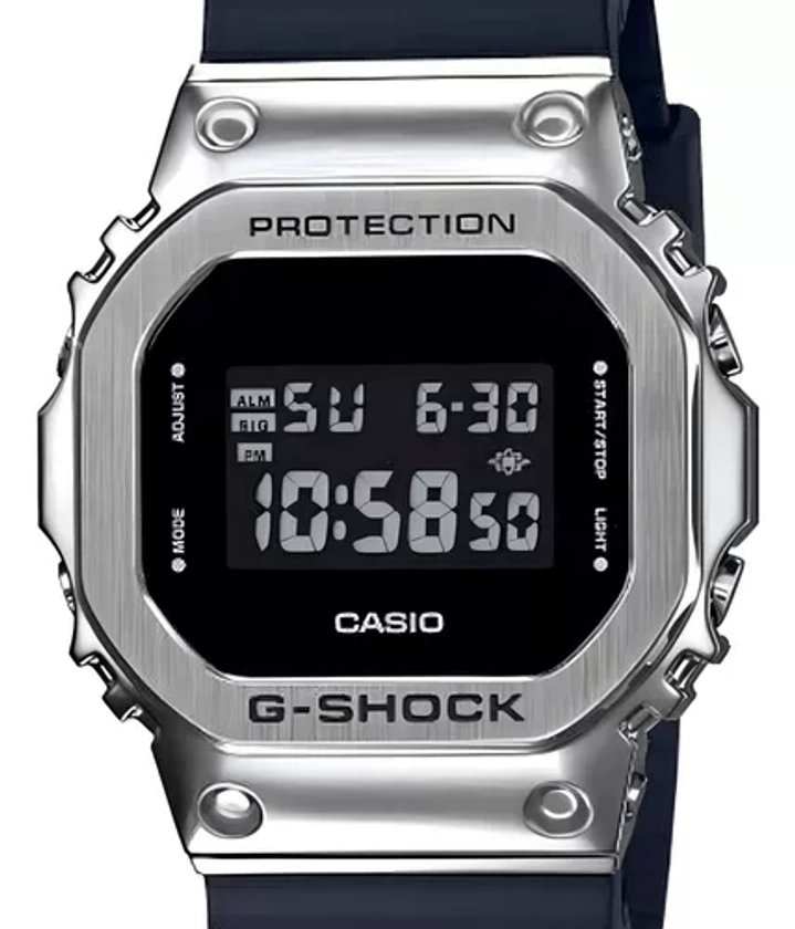 Relógio de pulso digital Casio GM-5600 com corria de resina cor preto - fondo preto/cinza - bisel prata/preto