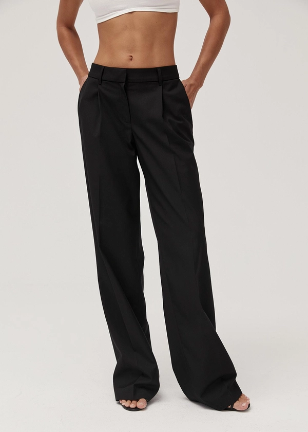 All > Pleated low waist trousers Buy from e-shop