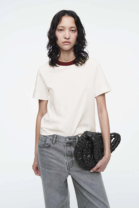 CLEAN CUT T-SHIRT - Off-white / burgundy - COS