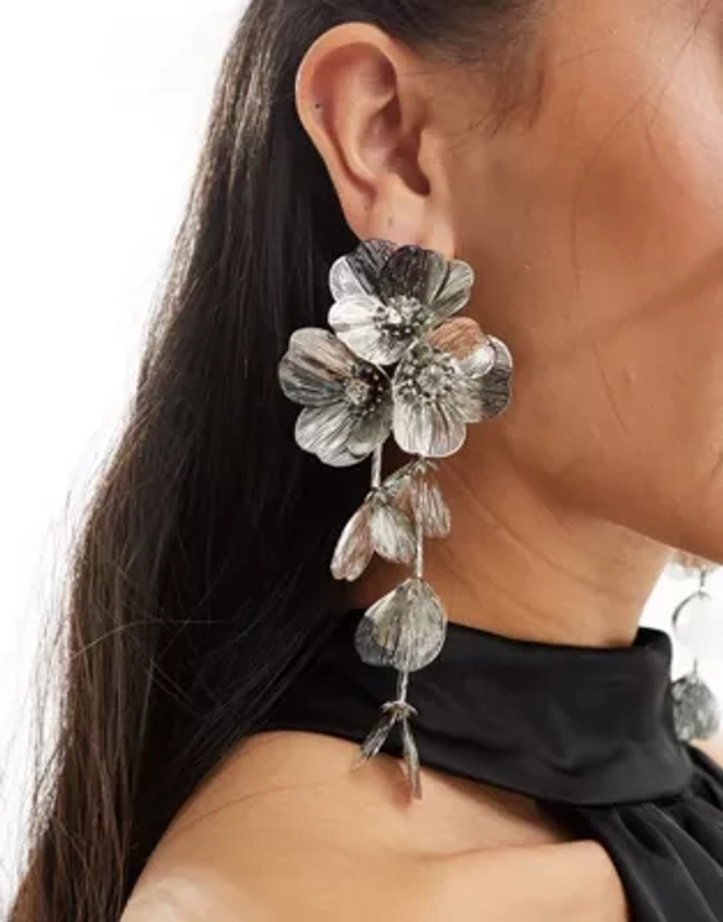 ASOS DESIGN - Pendants d'oreilles avec fleurs en 3D - Argenté