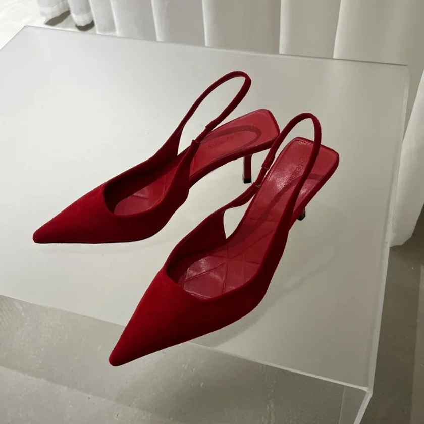 Salto alto sexy para mulheres, sandálias de tiras confortáveis, sapatos stiletto vermelhos, nova moda, verão 2024