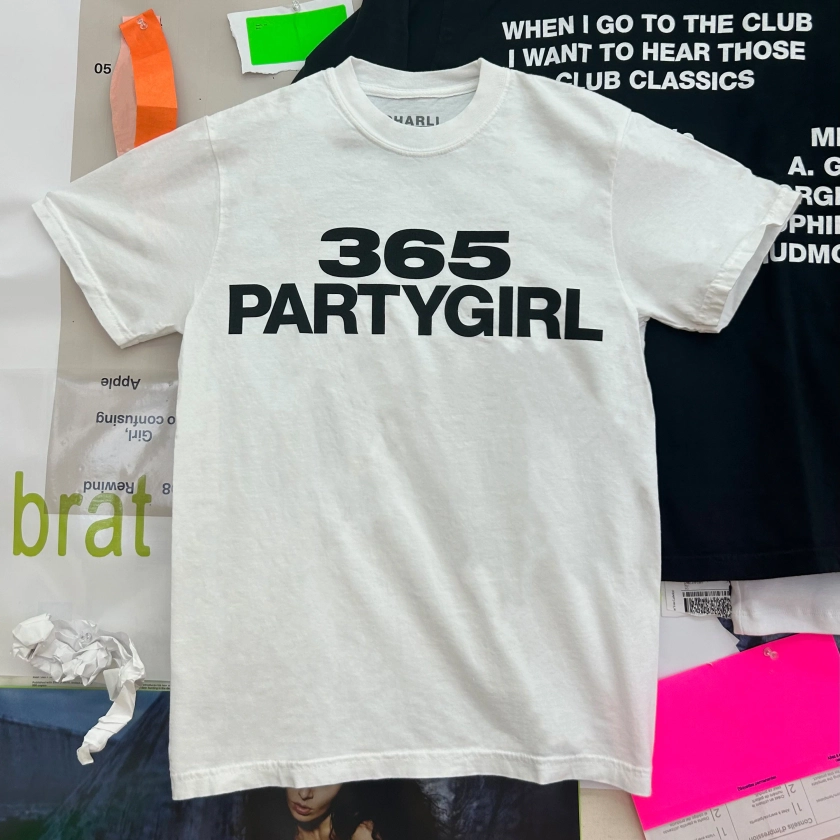 365 PARTGIRL (tee)