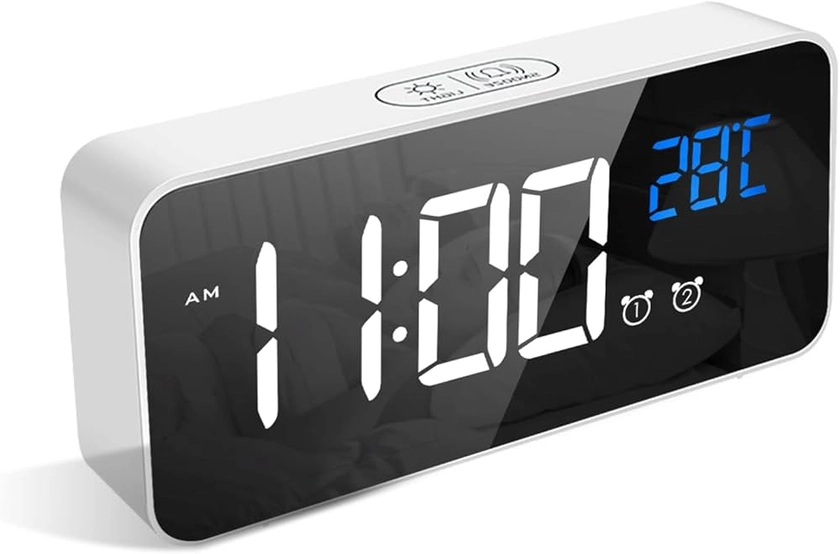LATEC Réveil Numérique, Alarm Réveil LED avec Fonction Snooze, Charge des Ports USB (Blanc)