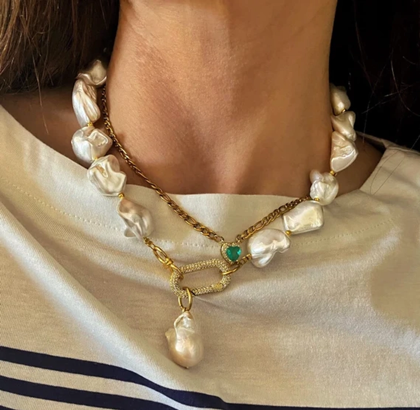 Collier de perles de coquillages irréguliers avec pendentif baroque, collier cadenas rond en zircone, gros collier de fausses perles, grand collier de coquillages