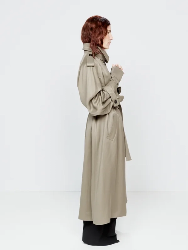 Belted fluid trench coat | Raey