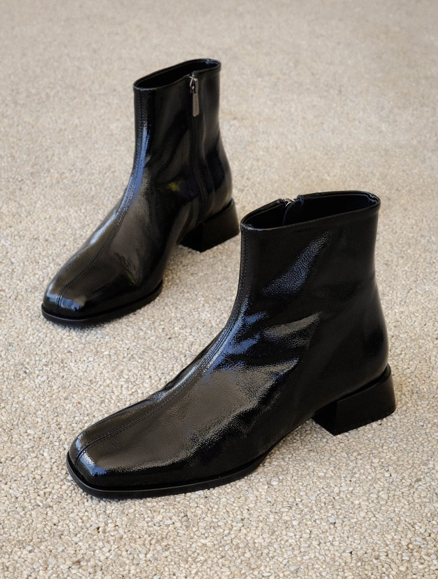 Hawa Noir Vinyl - Bottines à petits talons en cuir verni noir