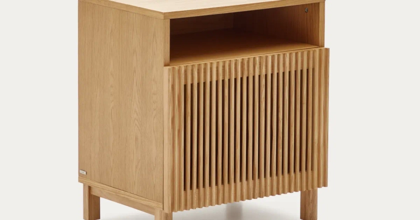 Table de chevet Beyla en bois de frêne et placage de chêne 53 x 62 cm FSC 100% | Kave Home®
