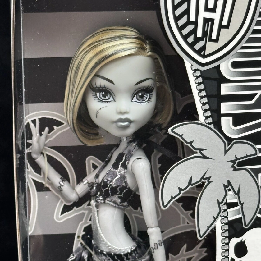 2012 Monster High Gen 1 Skull Shores Friday 13th Black & White Frankie Stein NIB