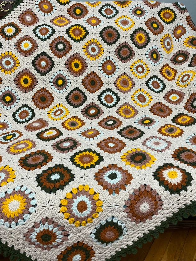 Couverture carré grand-mère au crochet, jeté tournesol beige, carré grand-mère afghan au crochet, couverture de canapé grand-mère en tricot, cadeau pour la fête des mères - Etsy France