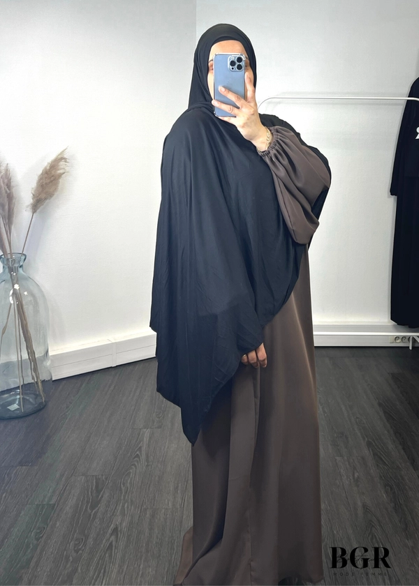 Maxi Hijab Jersey Noir : un hijab pratique et élégant pour tous les jours