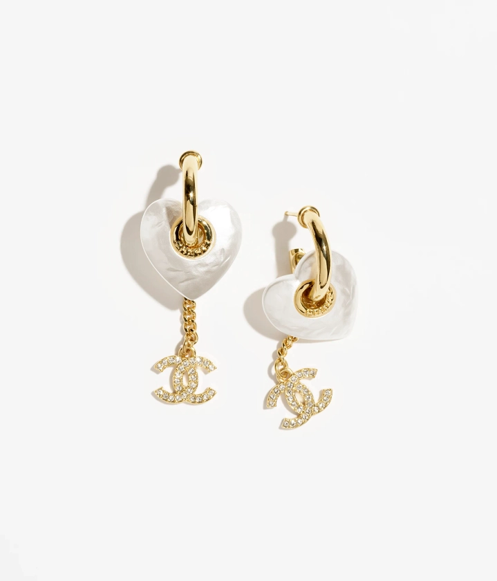 Boucles d'oreilles pendantes - Métal, résine & strass, doré, blanc nacré & cristal — Mode | CHANEL