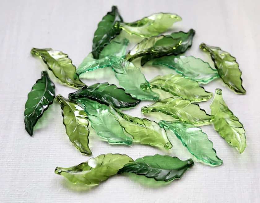 20 PCS 40mm Long Green Leaf Beads. large lucite leaf beads. crystal green acrylic leaf charm. big leaf beads. jewelry making supply
