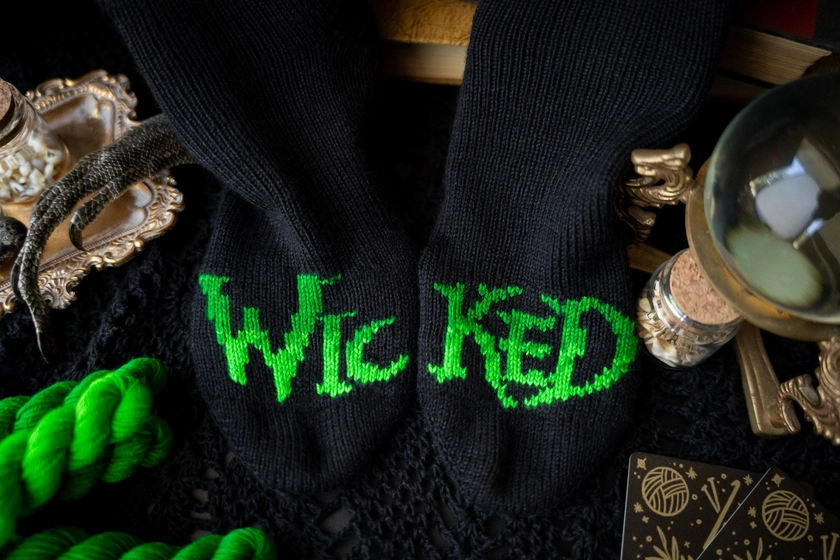 Wicked Sock Kit | Callisto Sock - 75/25 Merino Nylon Fingering Weight