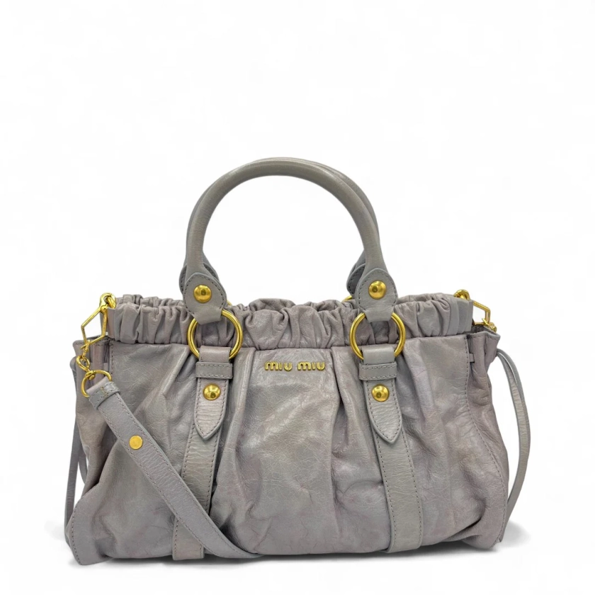 Miu Miu Handtasche Vitello Lux aus Leder grau