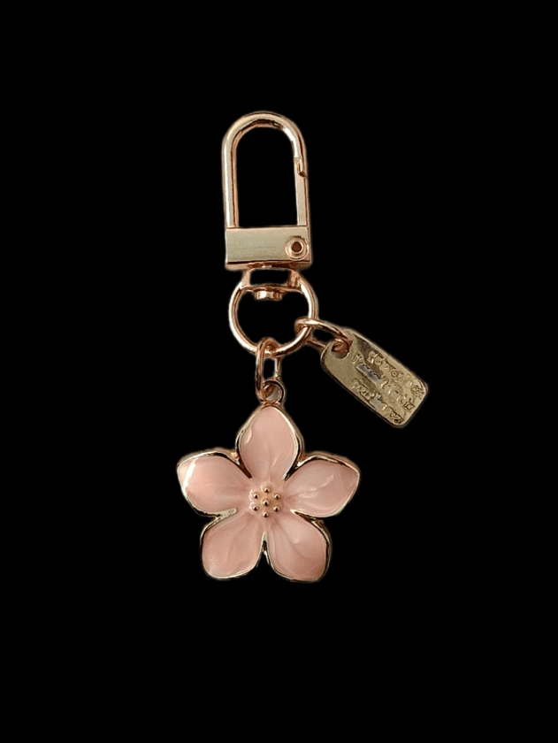 1pc Alloy Sakura Shaped Keychain With A Light & Elegant Sakura And Square Plate Decoration, Suitable For Bag Pendant, Car Keychain, Couple Gift For Birthday & Festival | SHEIN USA